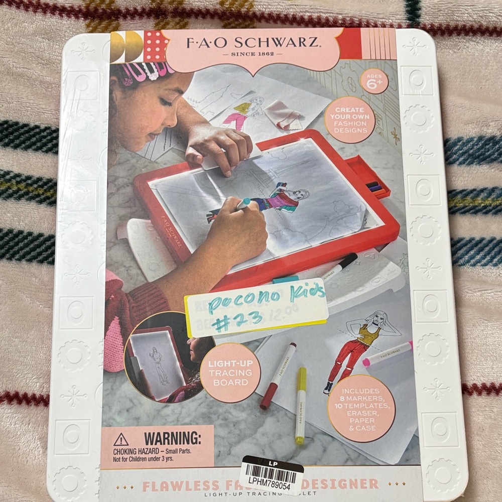 Nwt FAO Schwarz Light-Up Tracing Board